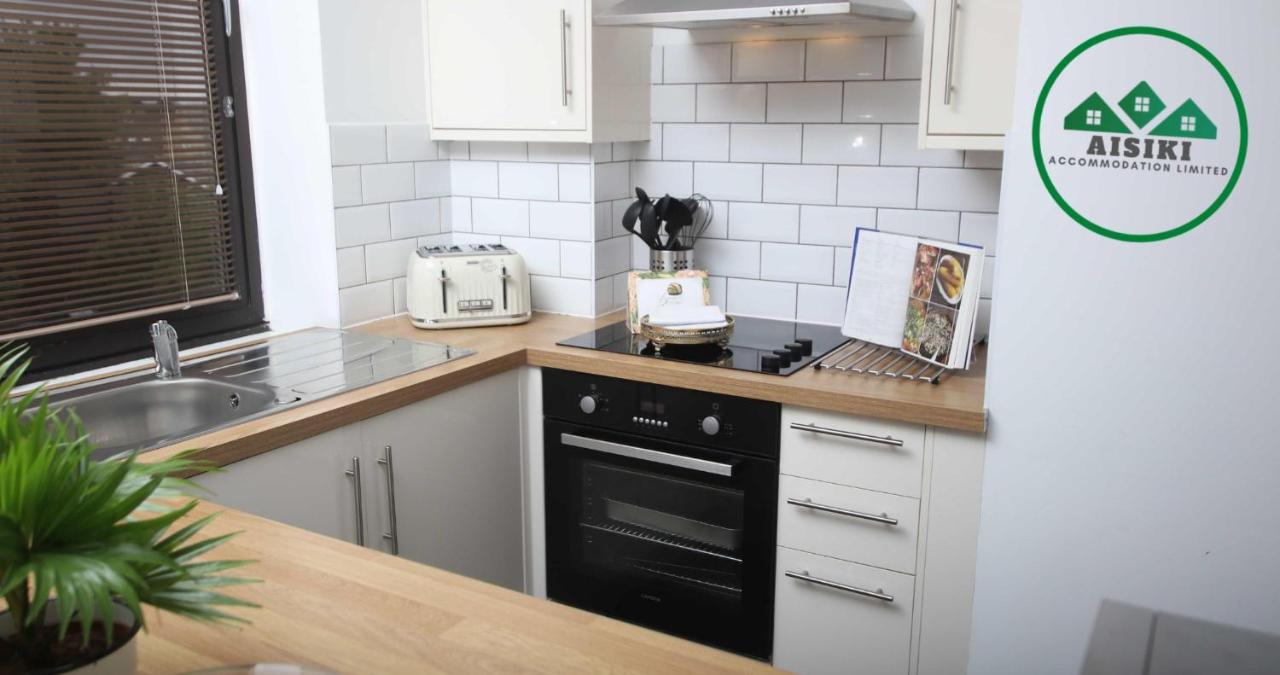 Aisiki Living At Upton Rd, Multiple 1, 2, Or 3 Bedroom Apartments, King Or Twin Beds With Free Wi-Fi & Parking Watford  Exterior foto
