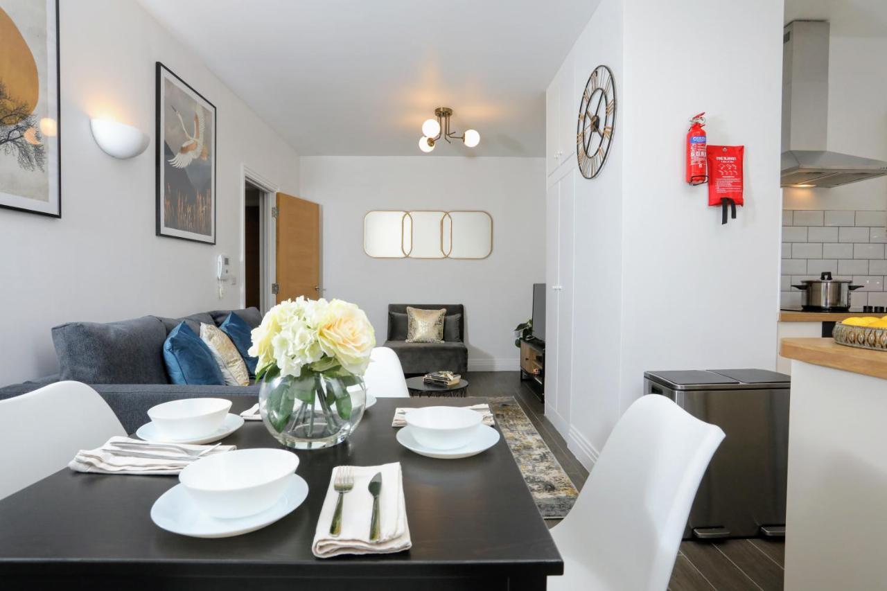 Aisiki Living At Upton Rd, Multiple 1, 2, Or 3 Bedroom Apartments, King Or Twin Beds With Free Wi-Fi & Parking Watford  Exterior foto