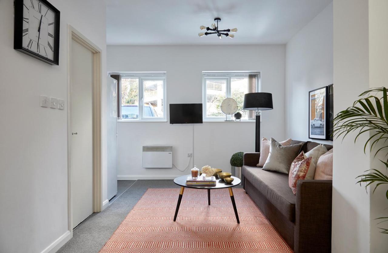 Aisiki Living At Upton Rd, Multiple 1, 2, Or 3 Bedroom Apartments, King Or Twin Beds With Free Wi-Fi & Parking Watford  Exterior foto
